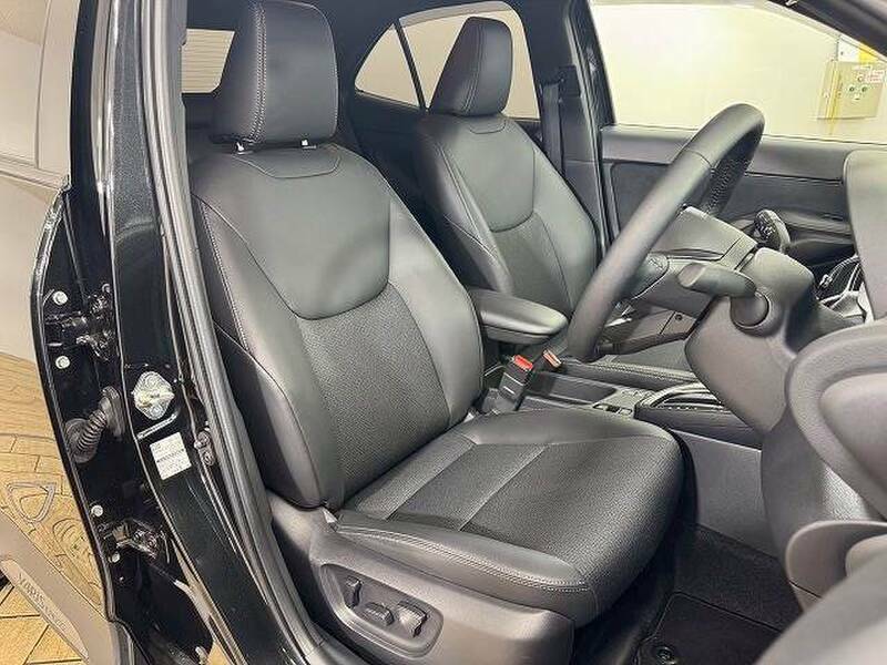YARIS CROSS-4