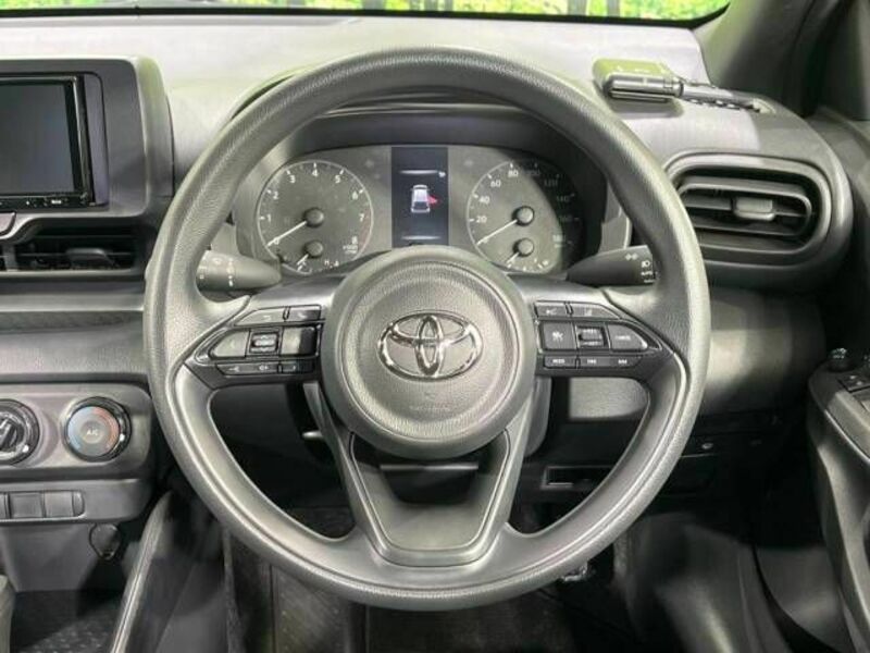 YARIS-11