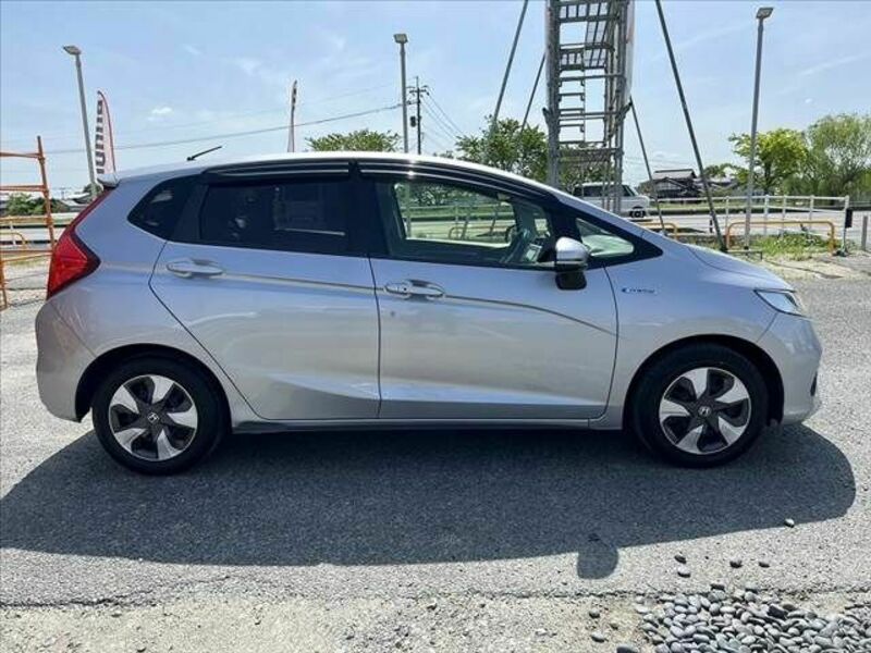 FIT HYBRID-11