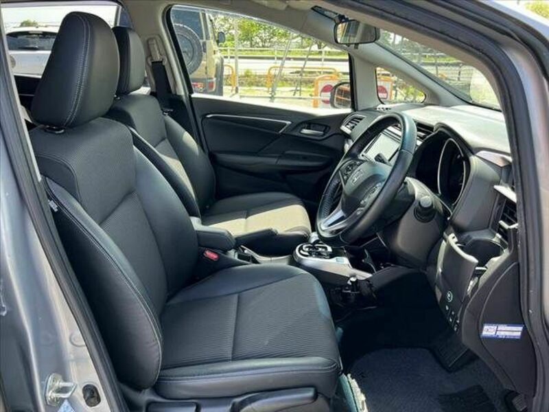 FIT HYBRID-15