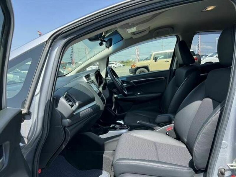 FIT HYBRID-16