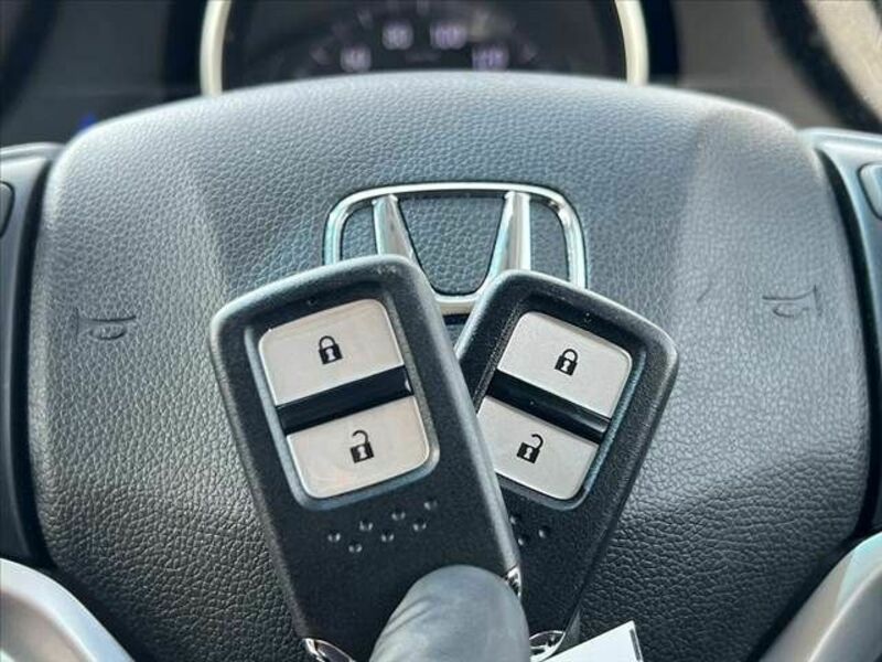 FIT HYBRID-28