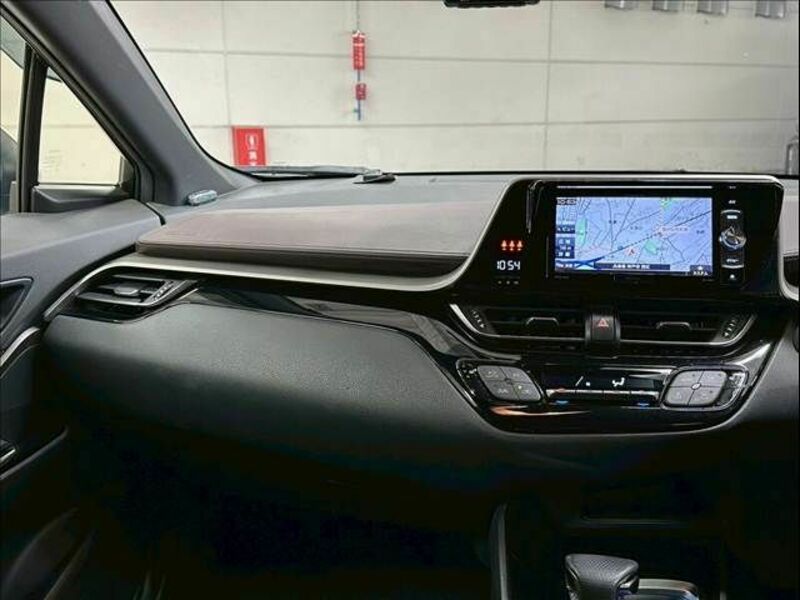 C-HR-11