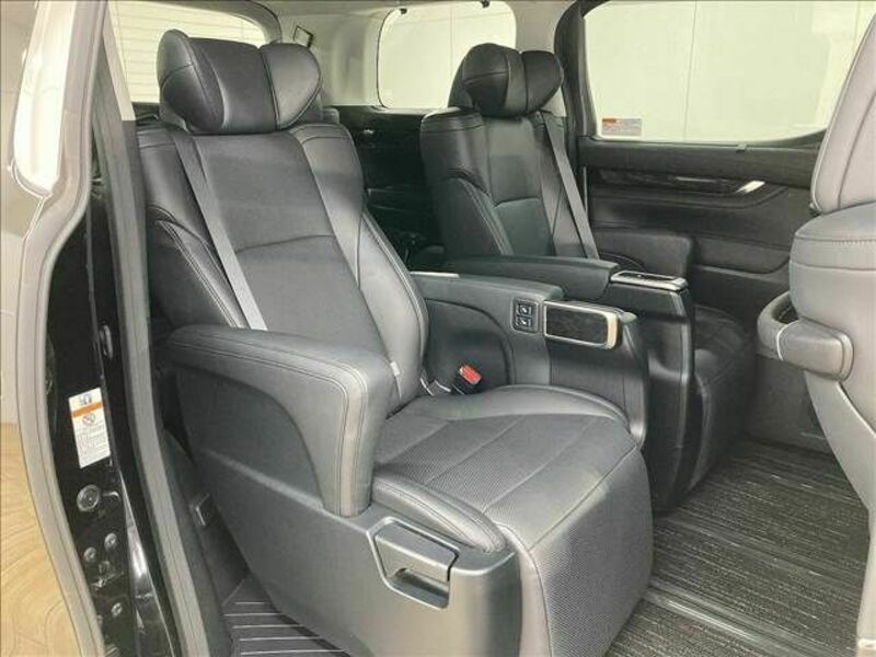 VELLFIRE-11