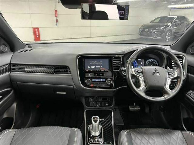 OUTLANDER PHEV-1