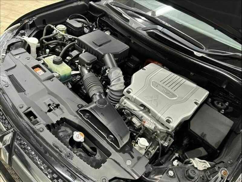 OUTLANDER PHEV-13