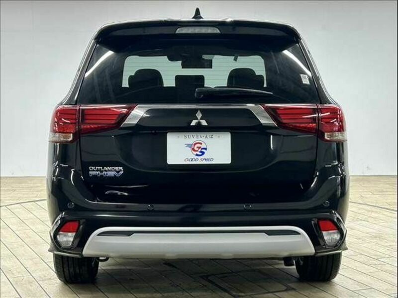 OUTLANDER PHEV-18