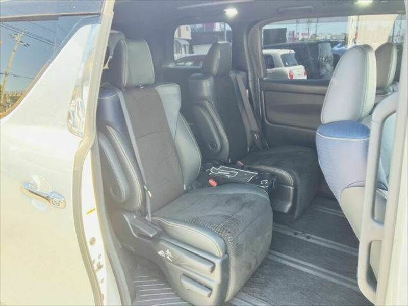 VELLFIRE-8