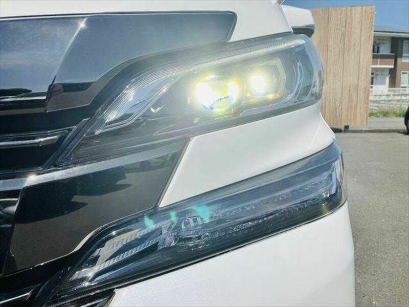 VELLFIRE-12