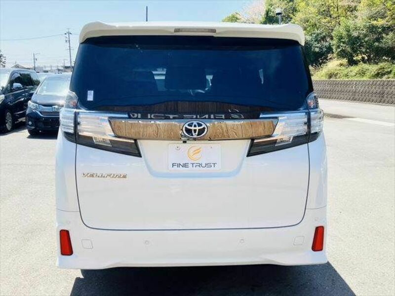 VELLFIRE-19