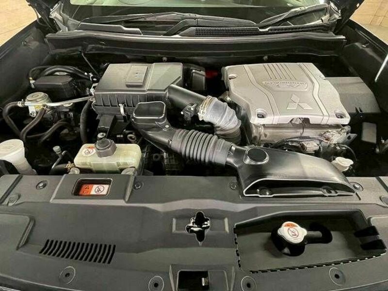 OUTLANDER PHEV-12