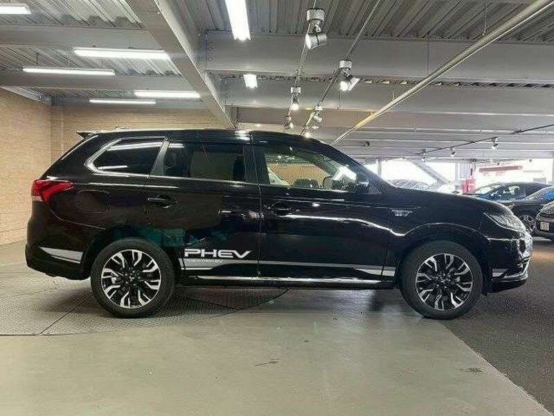 OUTLANDER PHEV-17