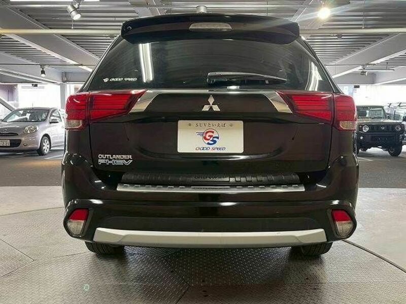 OUTLANDER PHEV-18