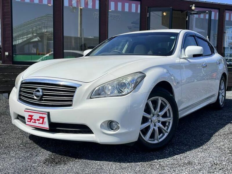 NISSAN　FUGA