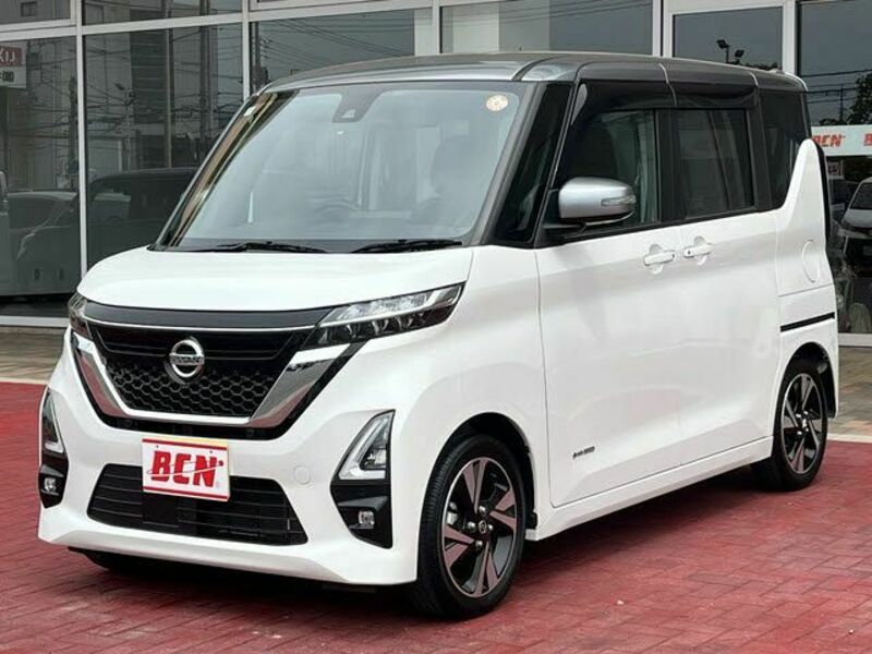 NISSAN　ROOX