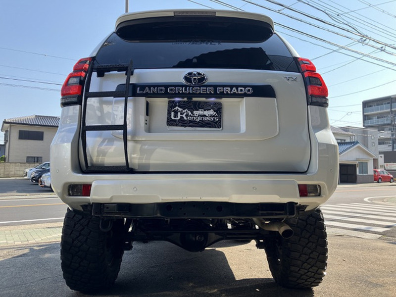 LAND CRUISER PRADO-12