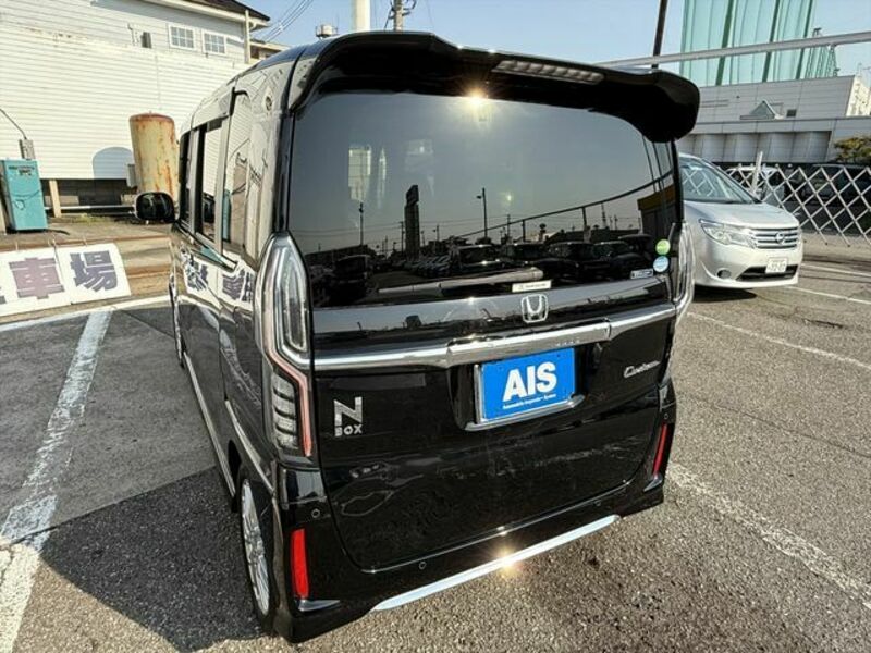 N BOX CUSTOM-1