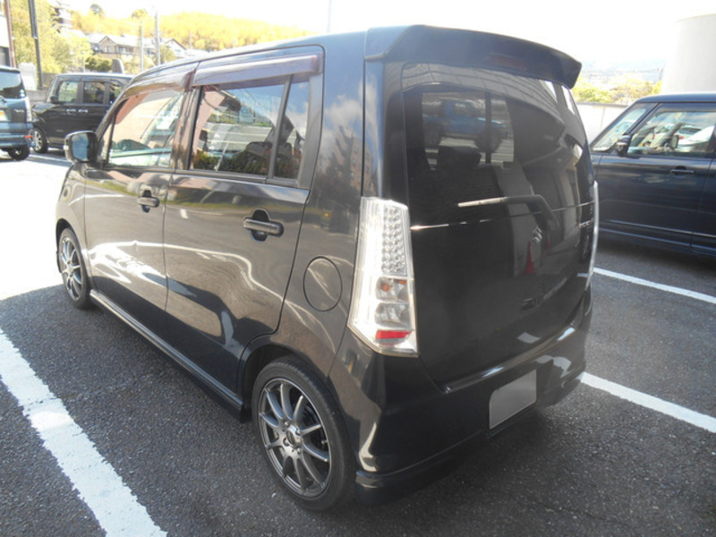 WAGON R-8