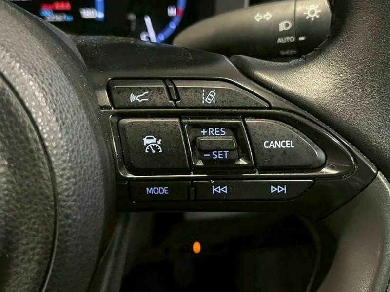 YARIS CROSS-4