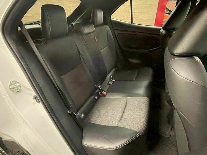 YARIS CROSS-9