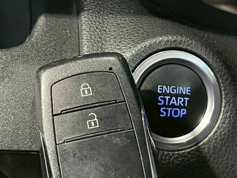 YARIS CROSS-15
