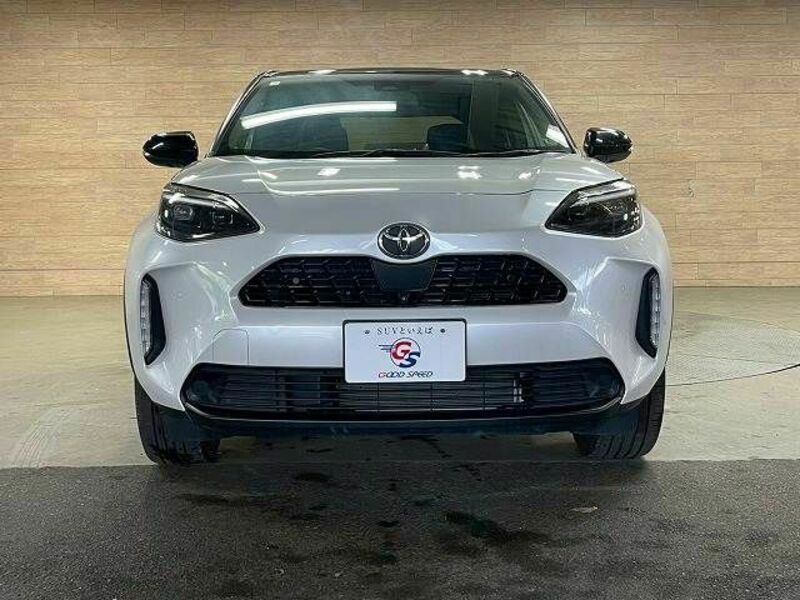 YARIS CROSS-16