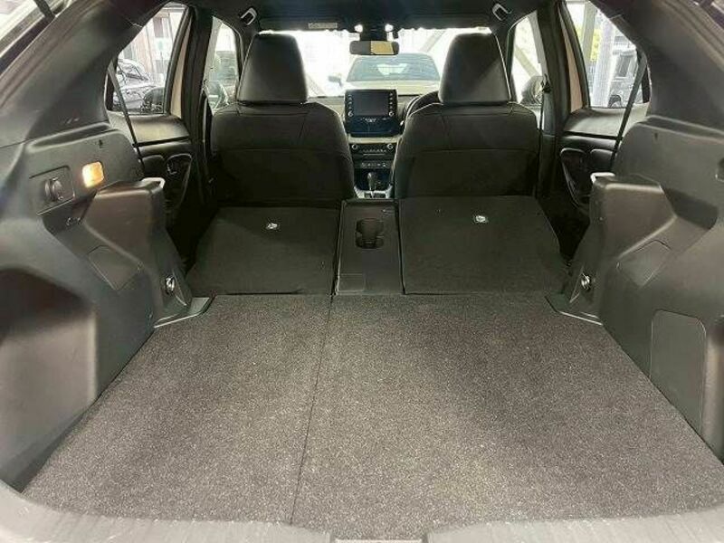 YARIS CROSS-19