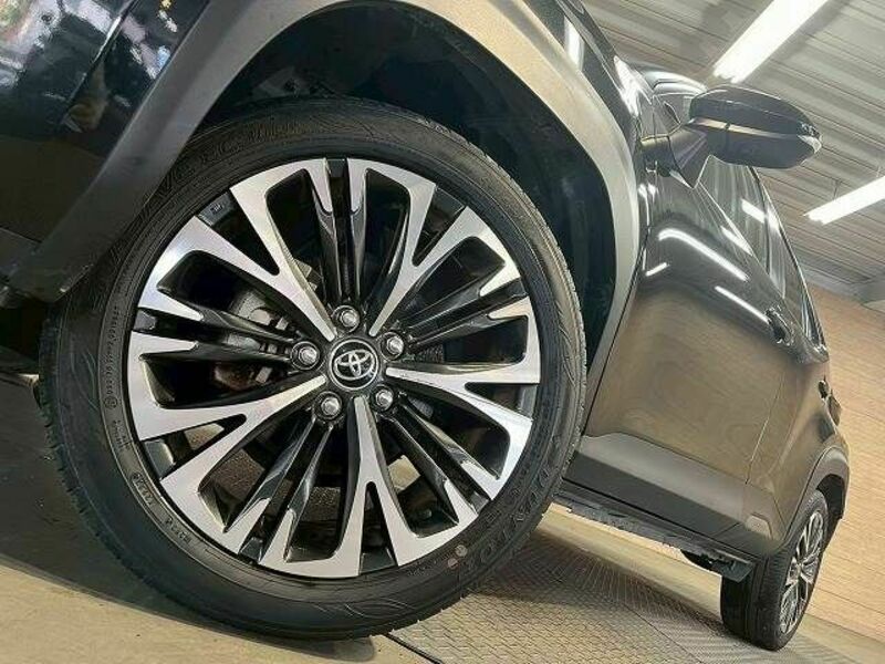 YARIS CROSS-11