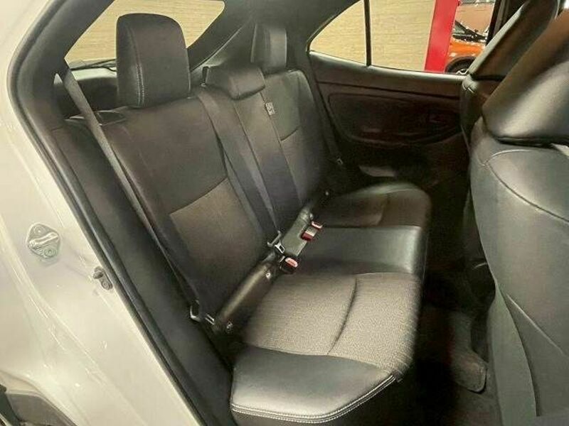YARIS CROSS-9