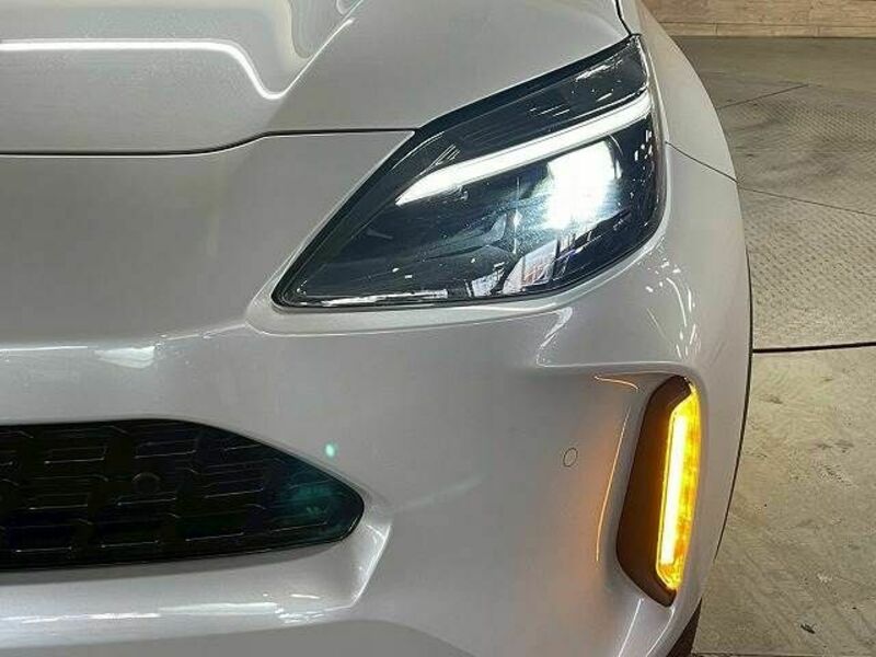 YARIS CROSS-10
