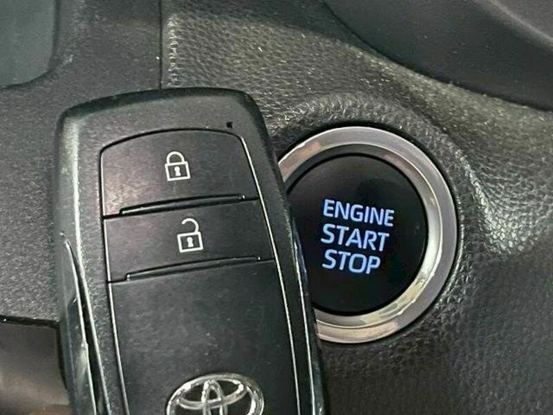 YARIS CROSS-15