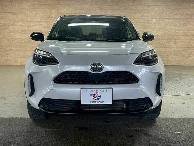 YARIS CROSS-16