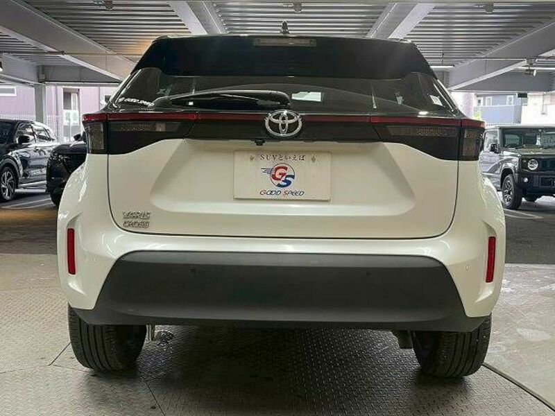 YARIS CROSS-18