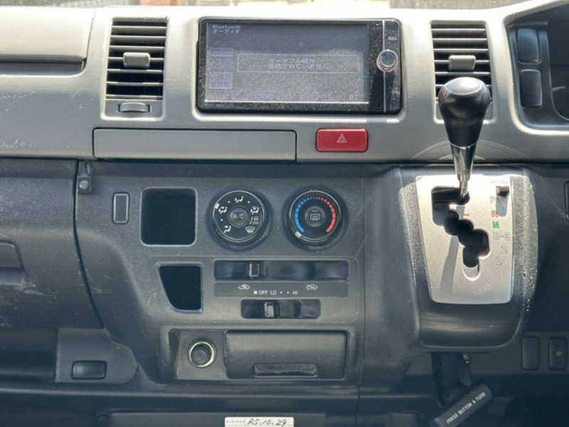HIACE VAN-17