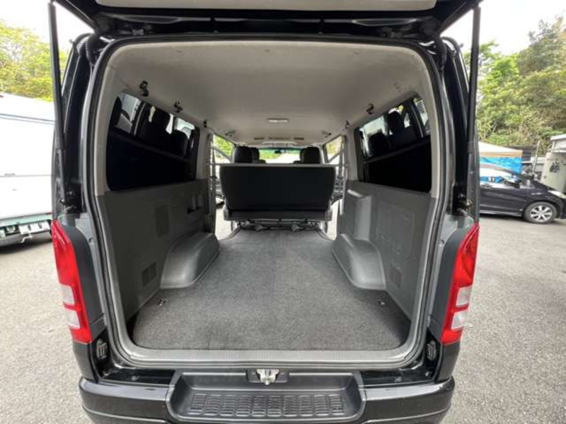 HIACE VAN-13