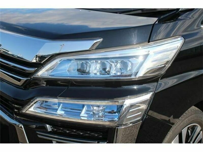 VELLFIRE-12