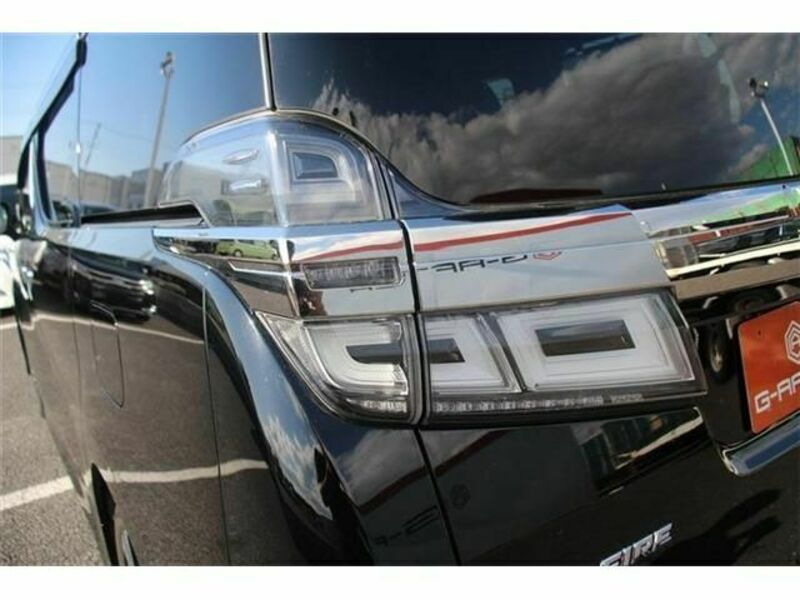 VELLFIRE-13