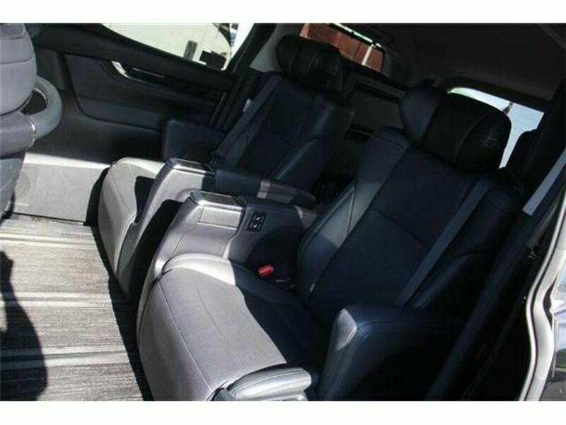 VELLFIRE-14