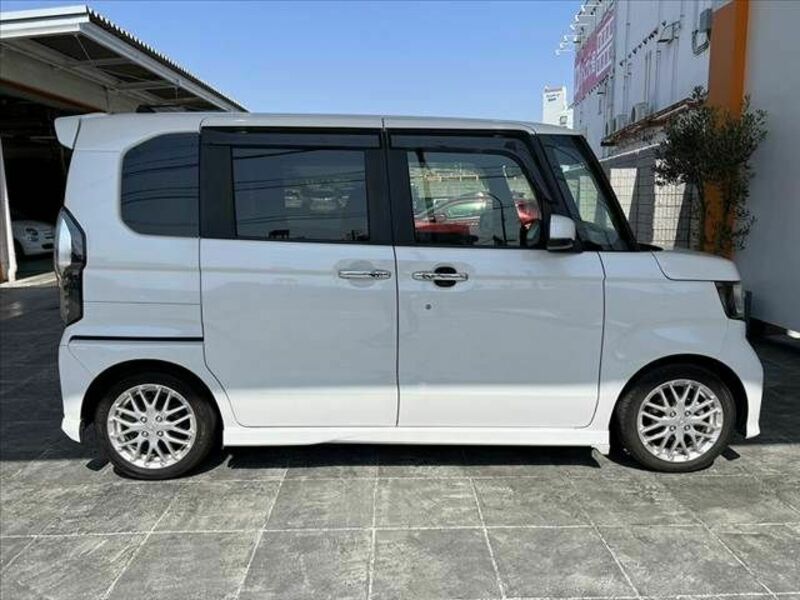 N BOX CUSTOM-11
