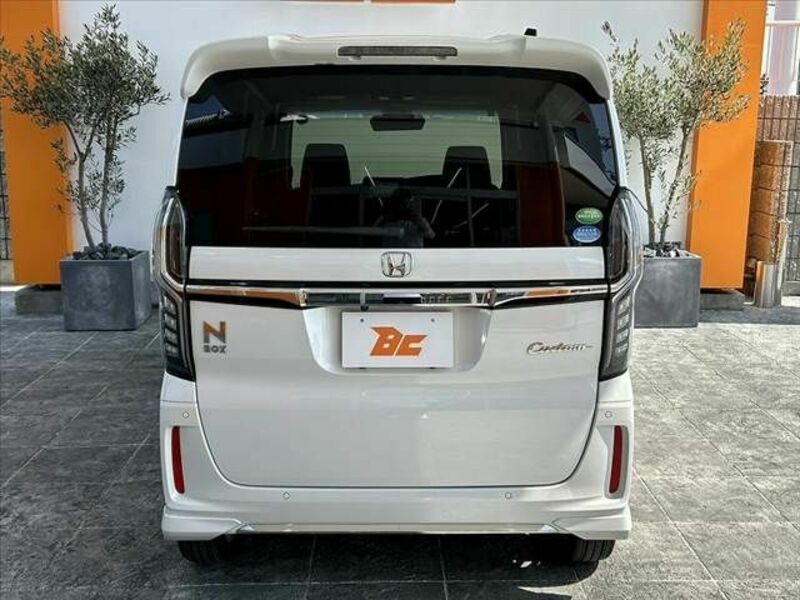 N BOX CUSTOM-13