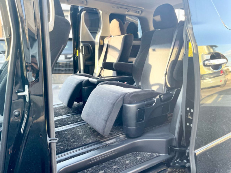 VELLFIRE-18