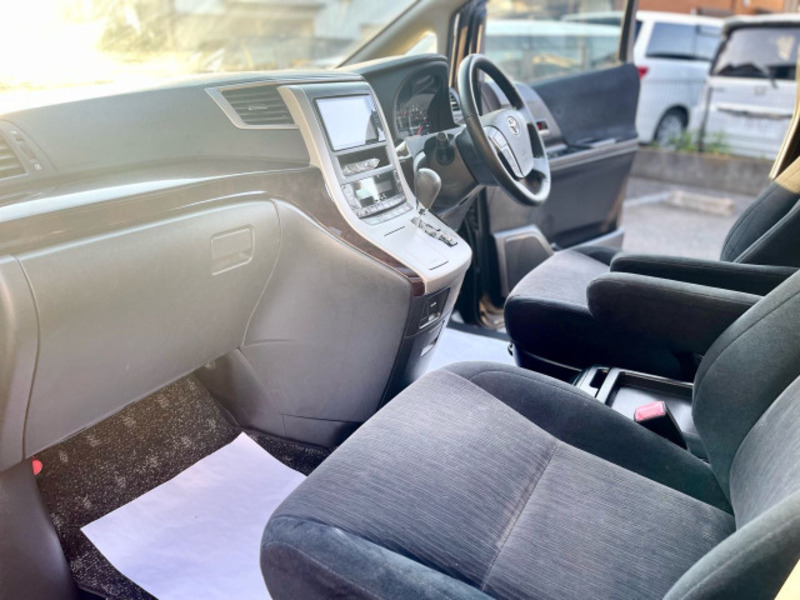 VELLFIRE-17