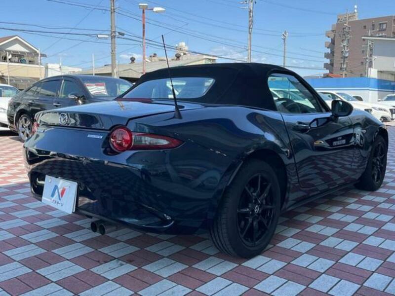 ROADSTER-18