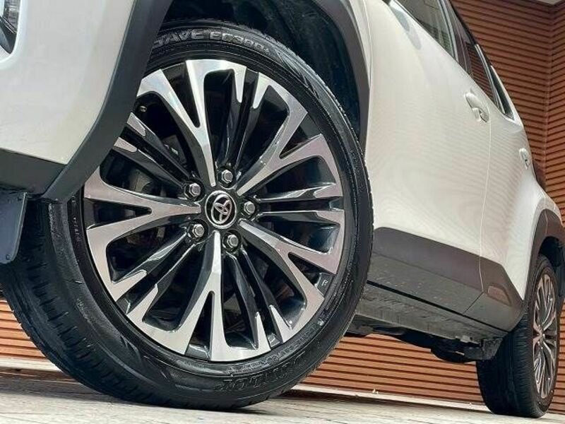 YARIS CROSS-10