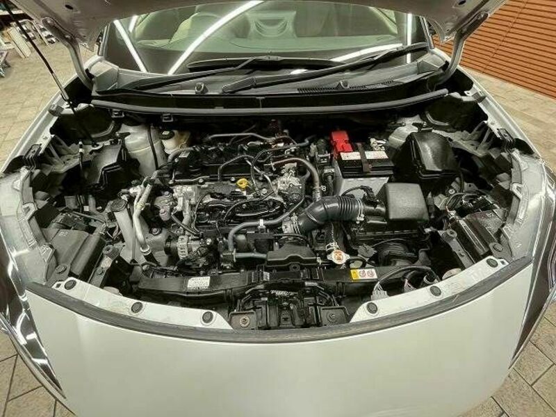 YARIS CROSS-13