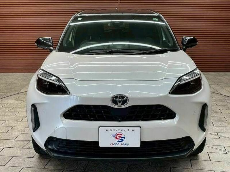 YARIS CROSS-16