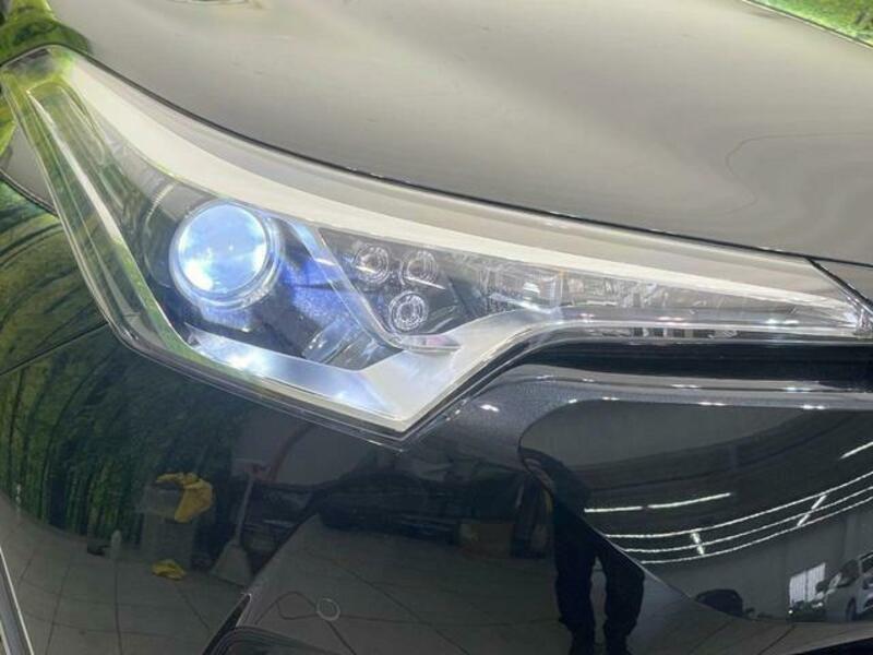 C-HR-12