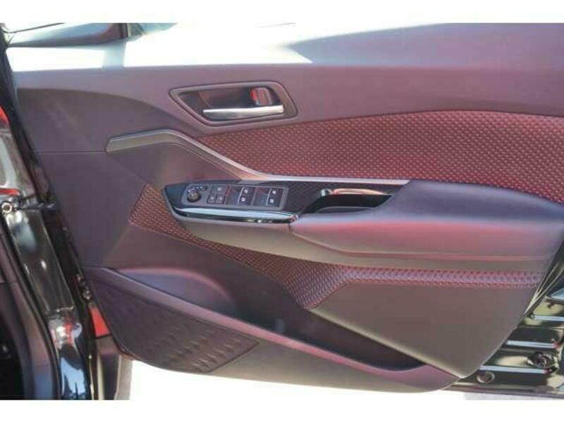 C-HR-12