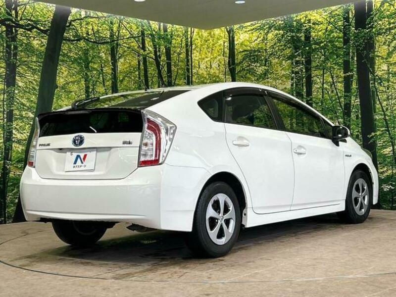 PRIUS-16