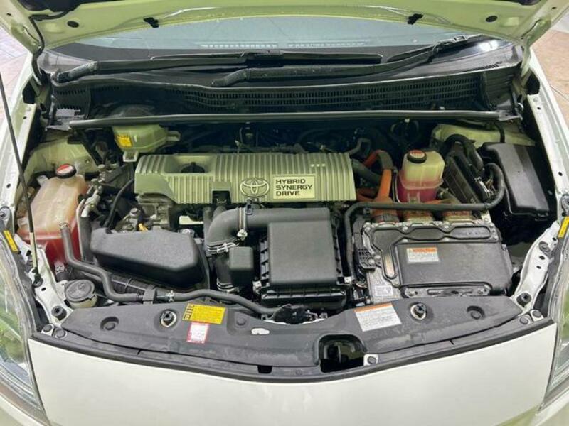 PRIUS-17